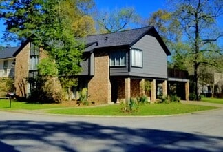 Building Photo - 710 Snead Ct