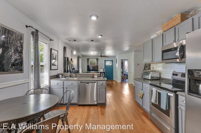 Foto del edificio - 3 br, 2 bath House - 3808 Glenwood Ave