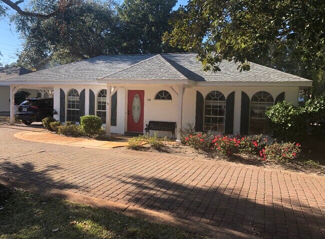 Building Photo - 3863 Indian Trl