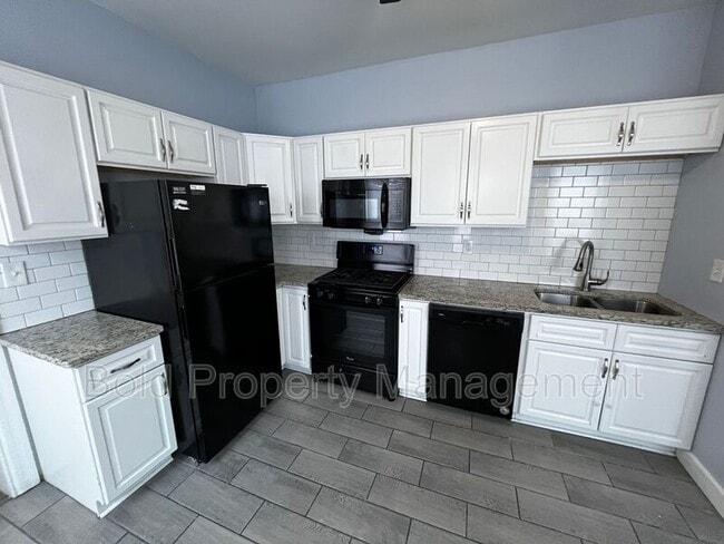 Building Photo - 246 N 11th St