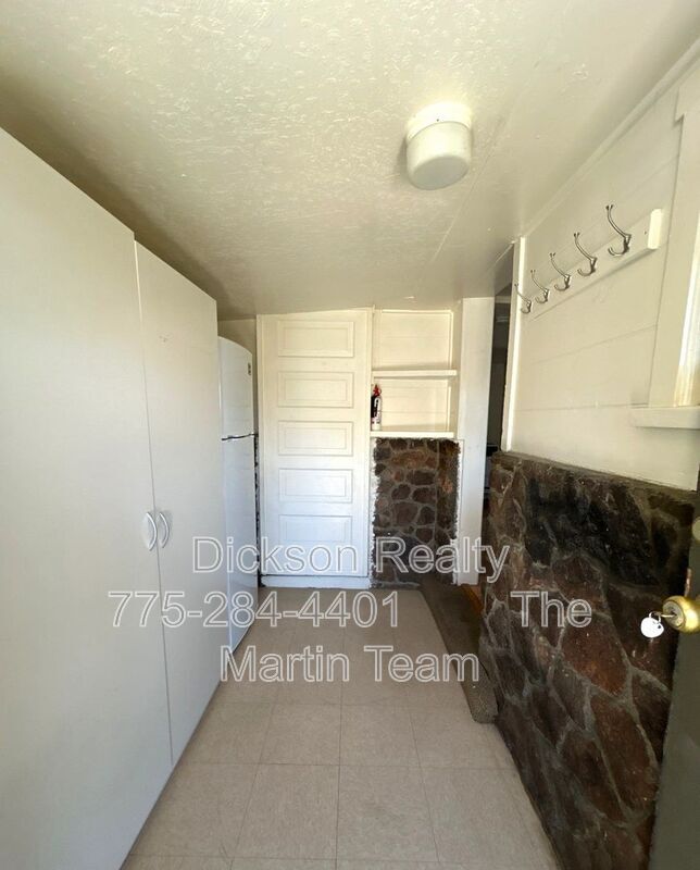 Building Photo - 518 1/2 7th Street
