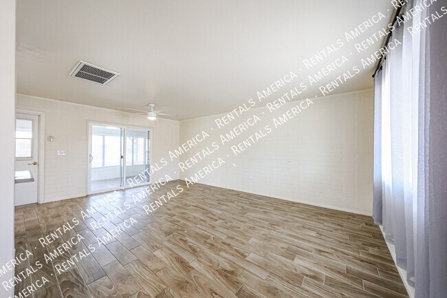 Foto del edificio - 9939 W Alabama Ave