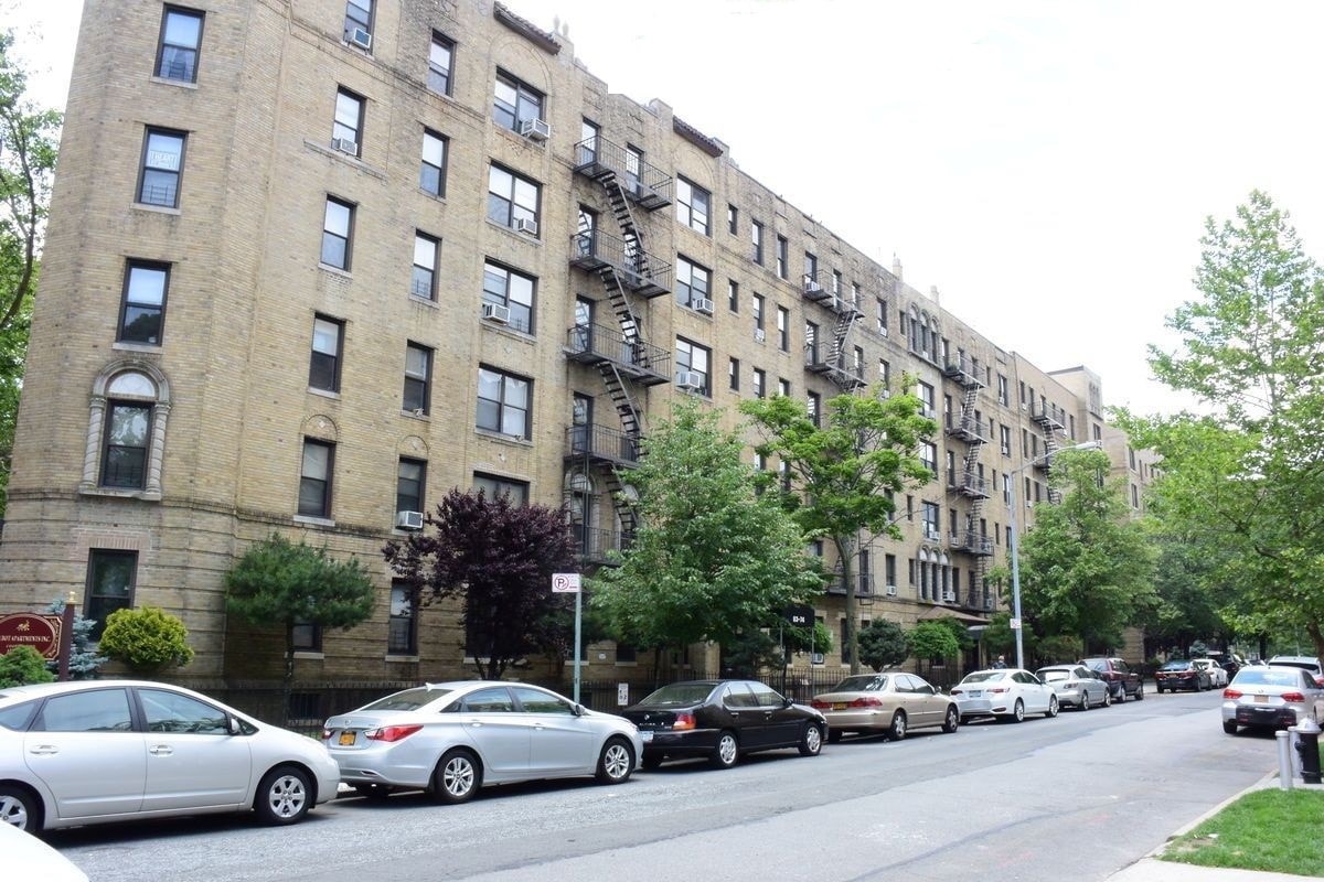 8364 Talbot St Unit 5A, Kew Gardens, NY 11415 Condo for Rent in Kew