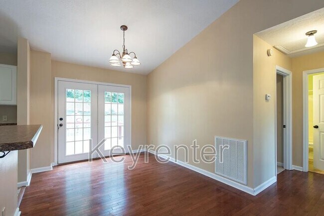 Foto del edificio - 5928 Rolling Ridge Dr
