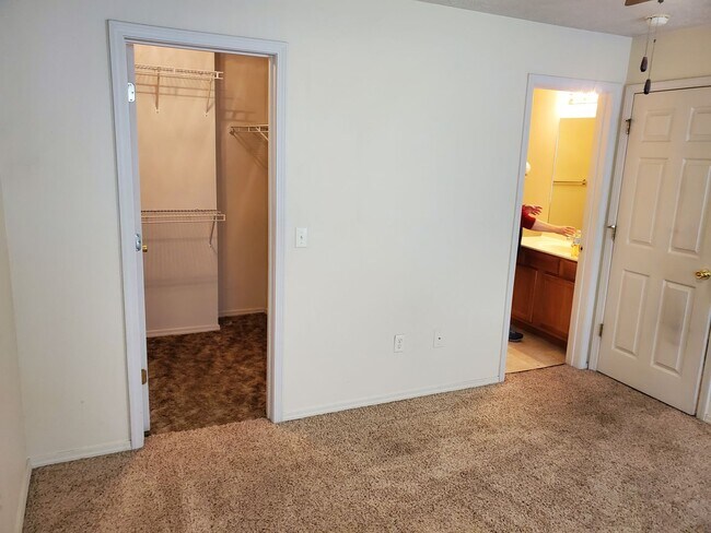 Building Photo - Check out all of our properties at ozarksp...