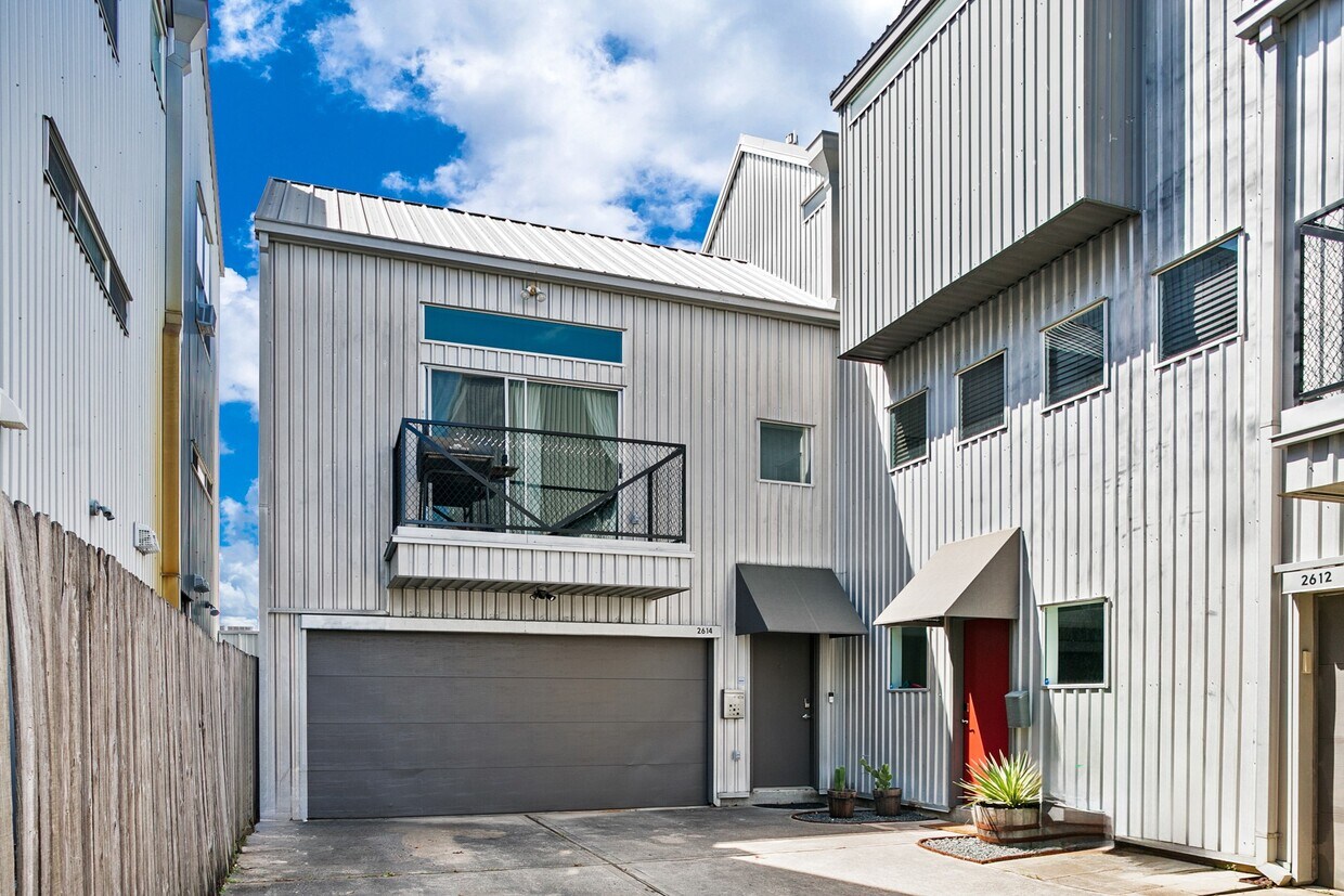 Foto principal - 2614 Chenevert St