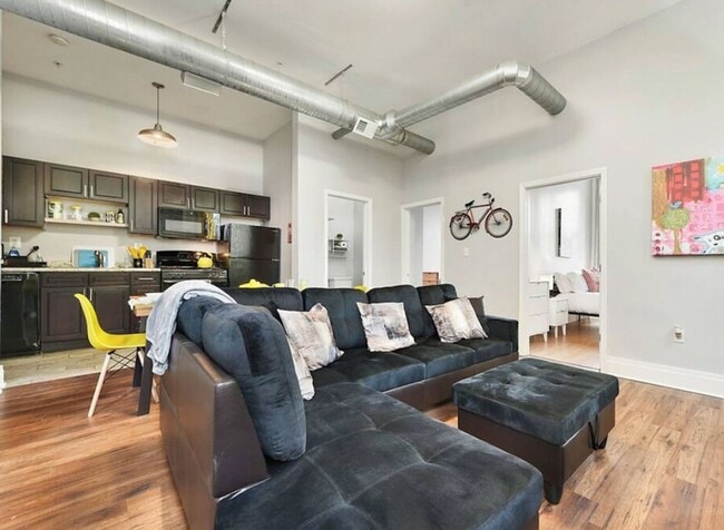 Building Photo - 2134 E Carson St