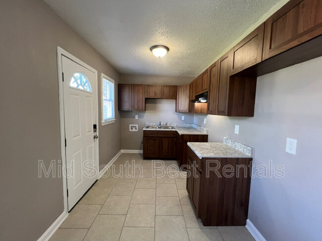 Building Photo - 2674 Frisco Ave