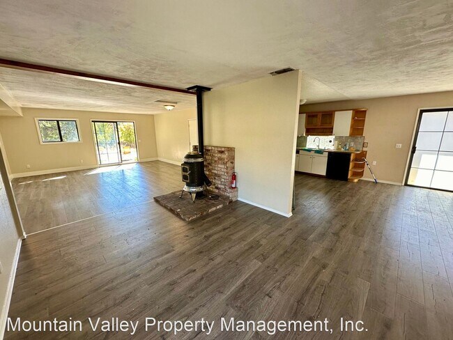 Building Photo - 3 br, 2 bath House - 18251 Lake Forest Dr