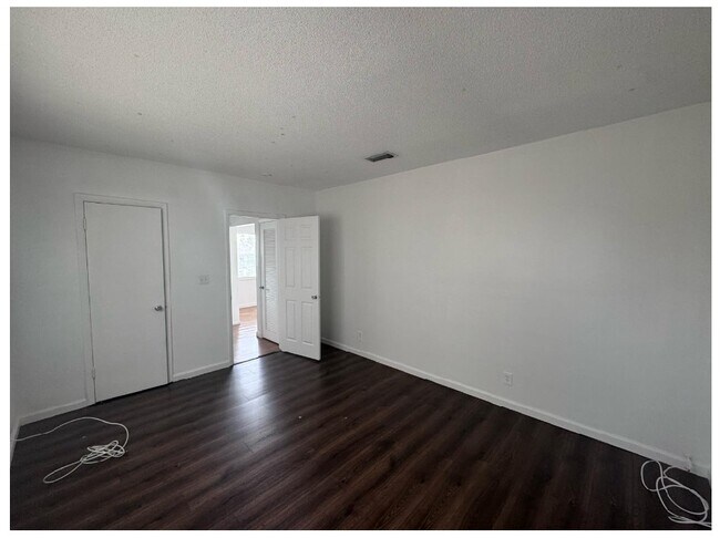 Foto del edificio - 2420 Johnson St
