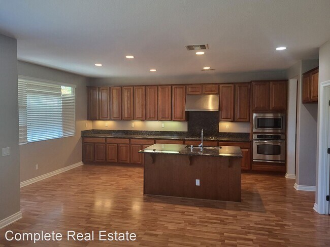 Building Photo - 5 br, 4.5 bath House - 24105 Madeira Lane
