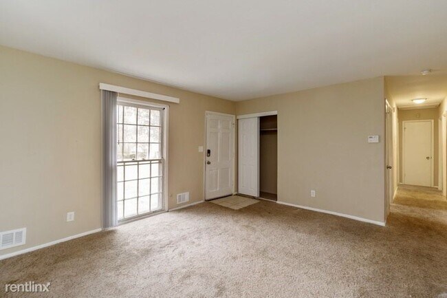 Building Photo - 3 br, 1.5 bath House - 4462 Burks Rd