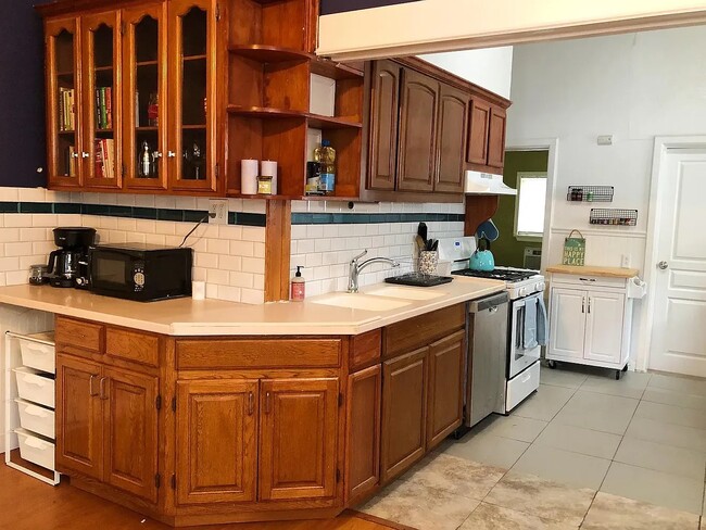 Building Photo - 234 Princeton Ave