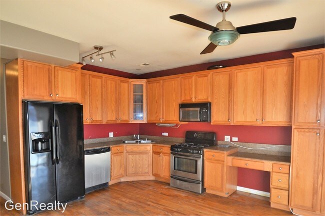 Building Photo - 2 br, 1 bath House - 5836 S Calumet Ave #1S