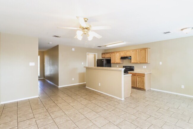 Building Photo - 1456 Pine Ln