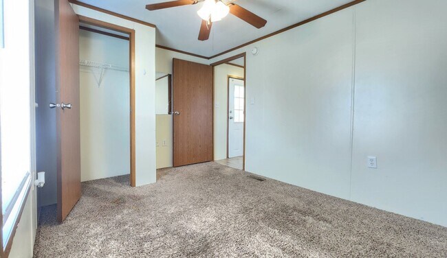 Building Photo - 3/1  FOR LEASE IN COMMANDERS PALACE - FREN...