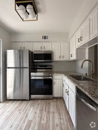Building Photo - 14800 Enterprise Dr