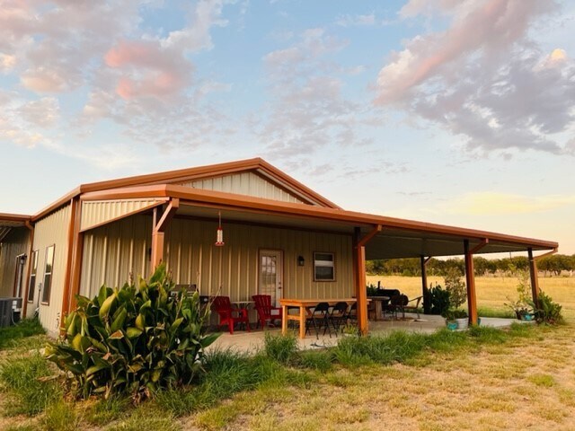 Foto del edificio - 1400 FM970