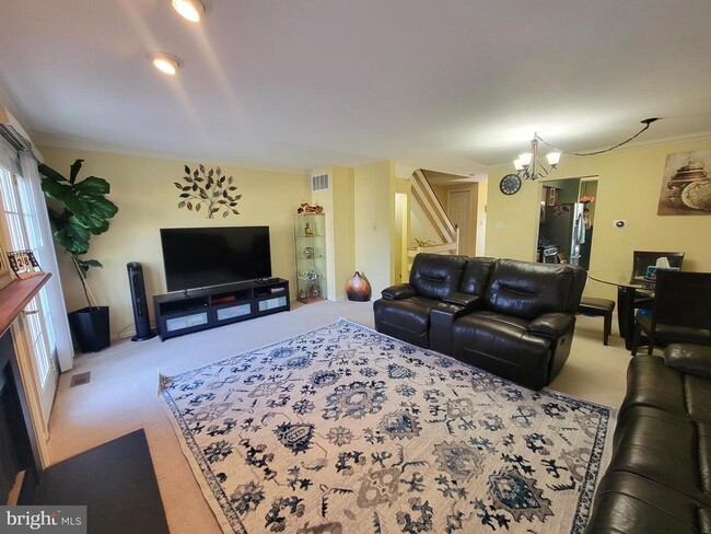 Foto del edificio - 472 Amherst Ct