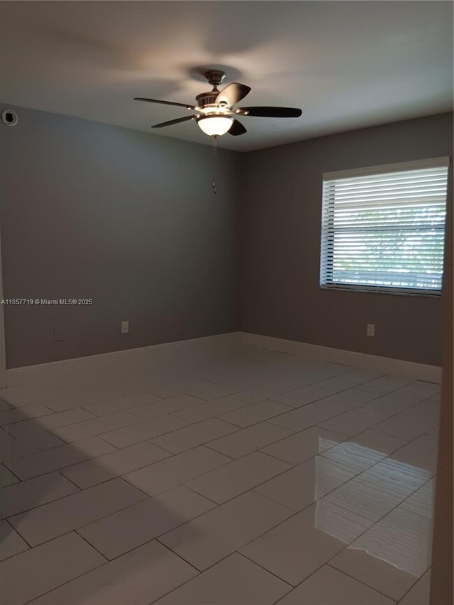 Building Photo - 6040 Shaker Wood Cir