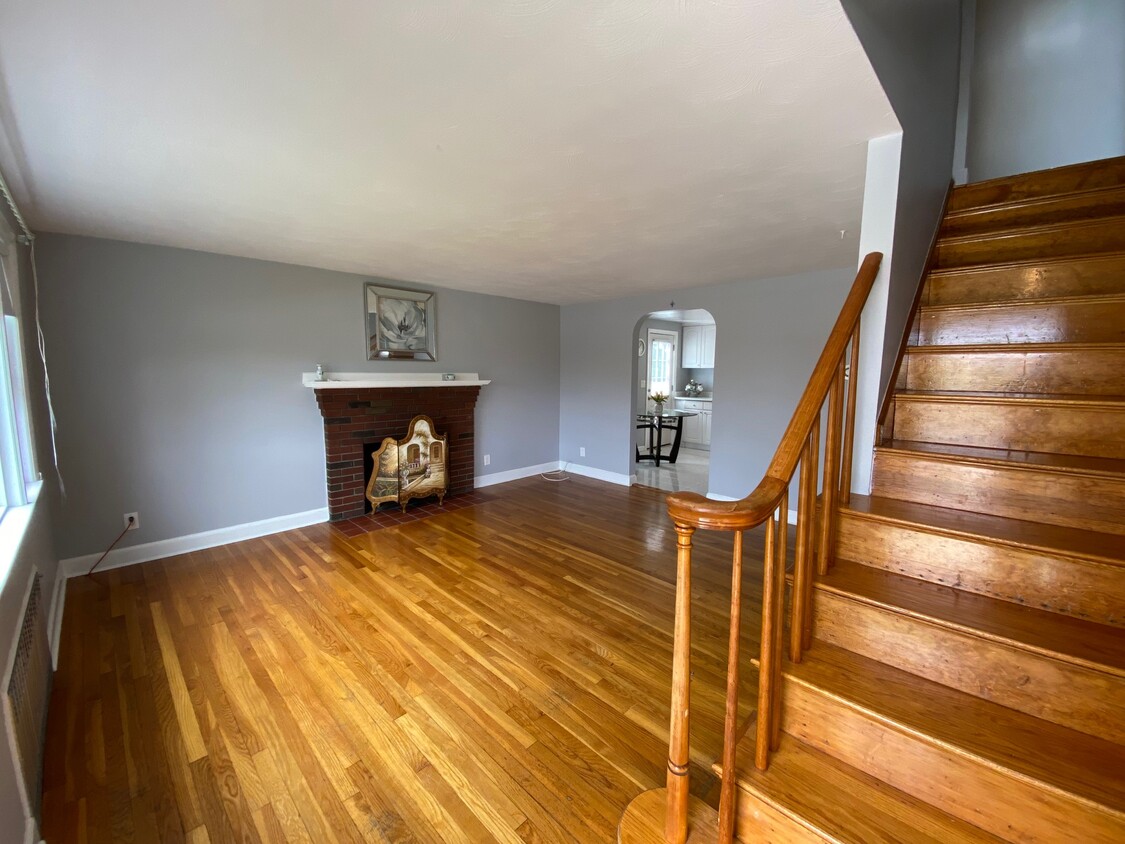 189 Elm St, Dedham, MA 02026 - House Rental in Dedham, MA | Apartments.com