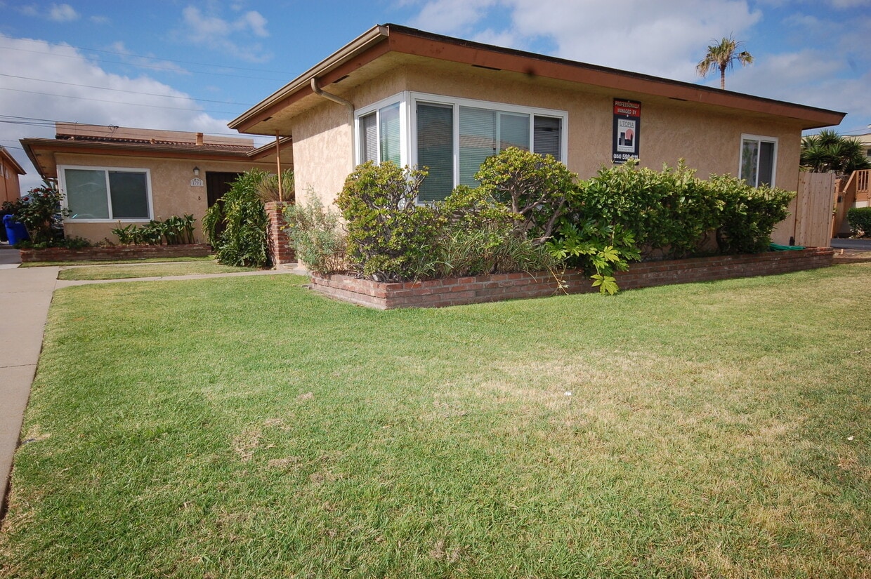 Primary Photo - Stunning Imperial Beach Corner Unit