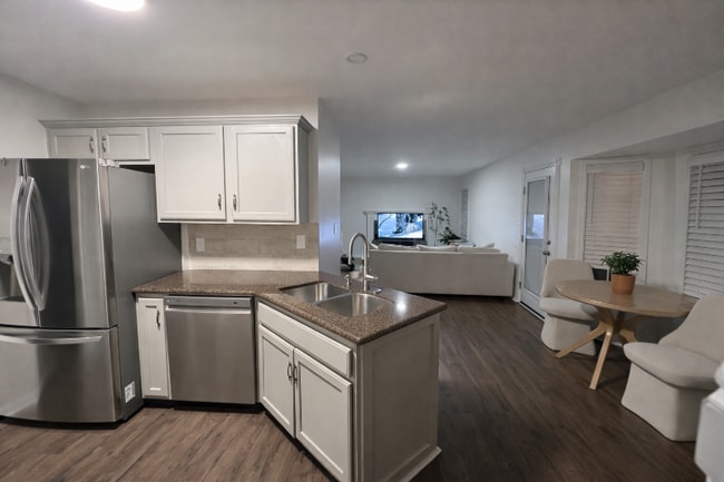 Foto del edificio - 3378 Poplar Hill