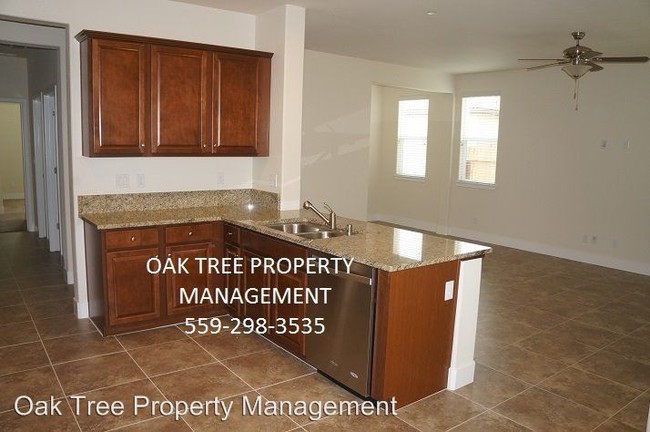 Building Photo - 3 br, 2 bath House - 6686 E. Flint Way