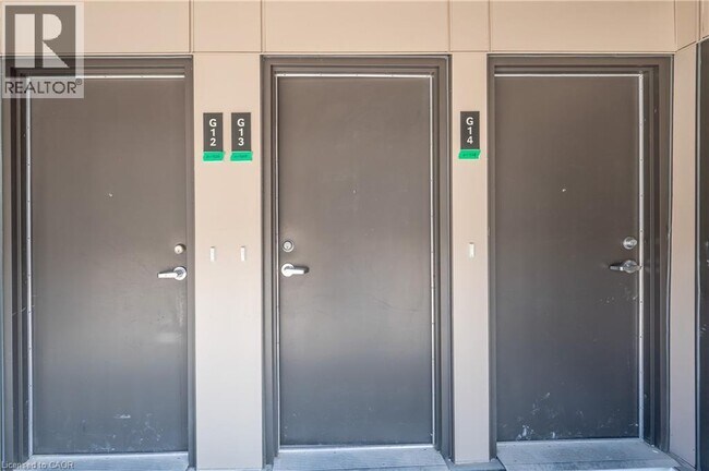 Building Photo - 20 Palace St