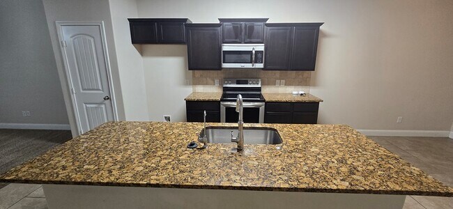 Building Photo - 9500 Sagebrush Ave