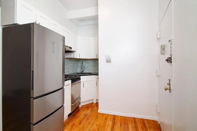 Foto del edificio - 400 E 53rd St