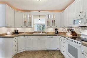 Building Photo - 7860 Holiday Dr