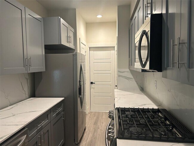 Building Photo - 5718 Harbrook Dr