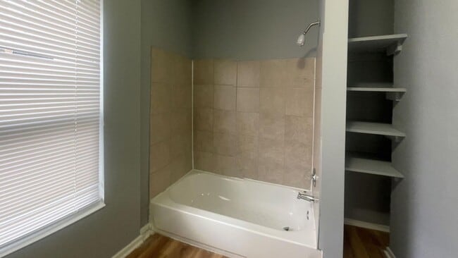 Building Photo - Charming 2-Bed, 1-Bath Home in Philadelphia.