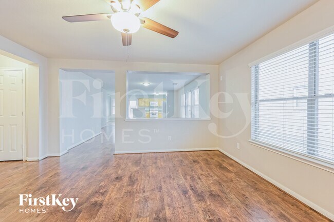 Building Photo - 29311 Legends Hill Dr