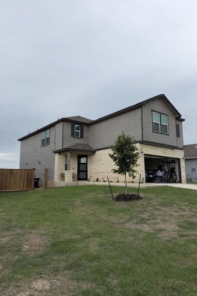 Foto del edificio - 708 Yellow Ribbon Trl