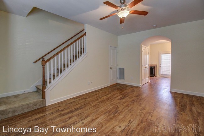 Building Photo - 3234 Lincoya Creek Dr
