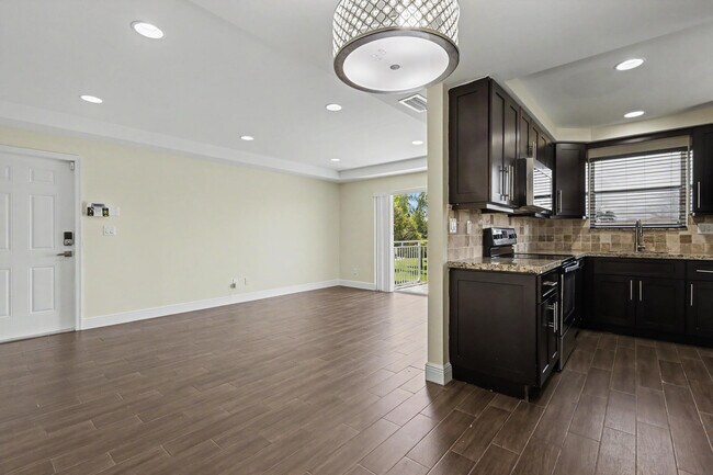 Building Photo - 1250 SW 113th Terrace