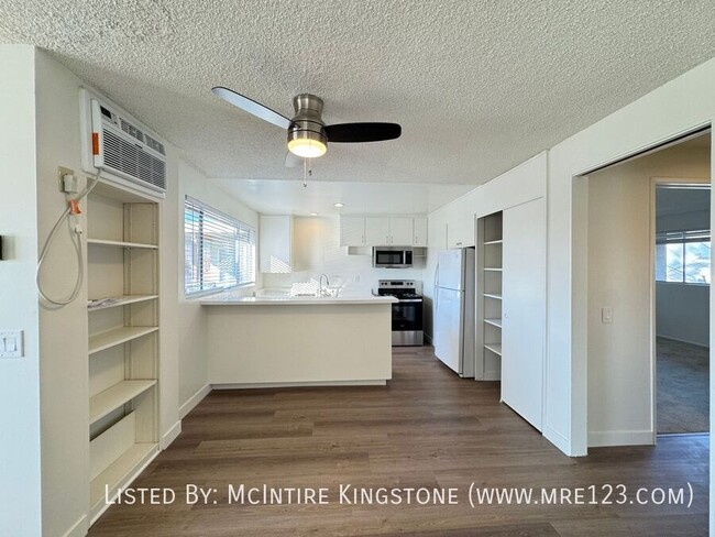 Building Photo - A Beautifully Renovated 2BD 1BA Apartment ...