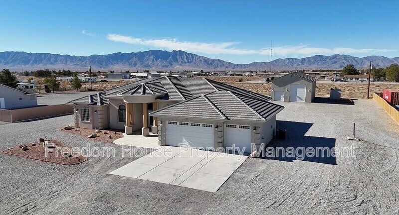 Foto principal - 3580 Prairie Ave