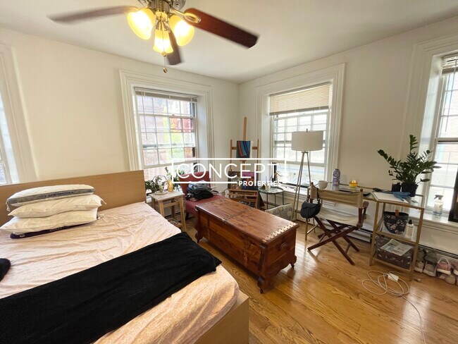 Building Photo - 24 Joy St