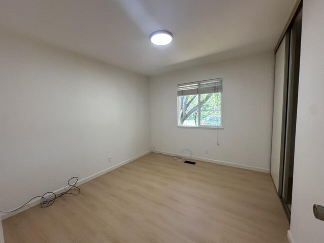 Building Photo - 22556 Silver Oak Way