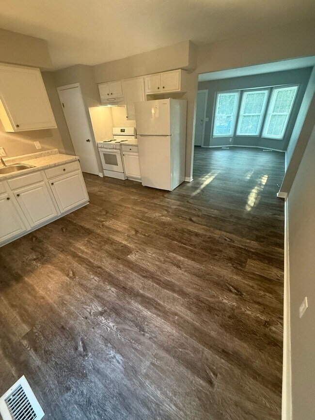 Foto del edificio - 5437/5439 N Linwood Ave