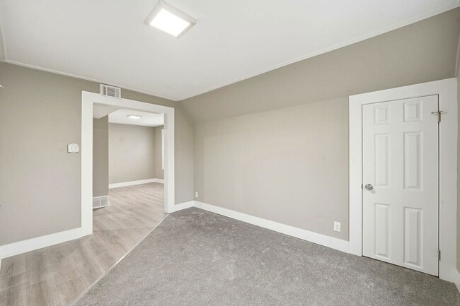 Building Photo - 1217 N Harding Ave
