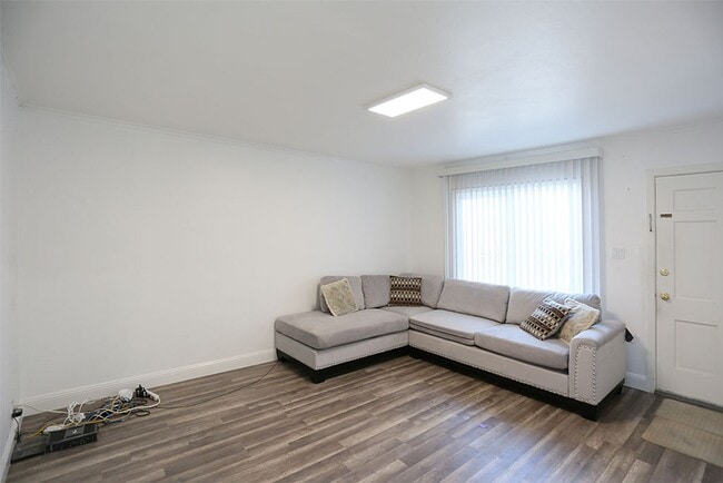 Photo - 1871 46th Ave Apartment