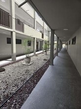 Building Photo - 5 Olive Dr