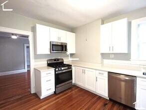 Building Photo - 112 Winthrop Rd
