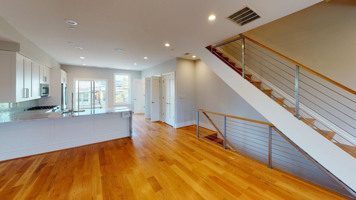 Foto principal - 733 Princeton Pl NW
