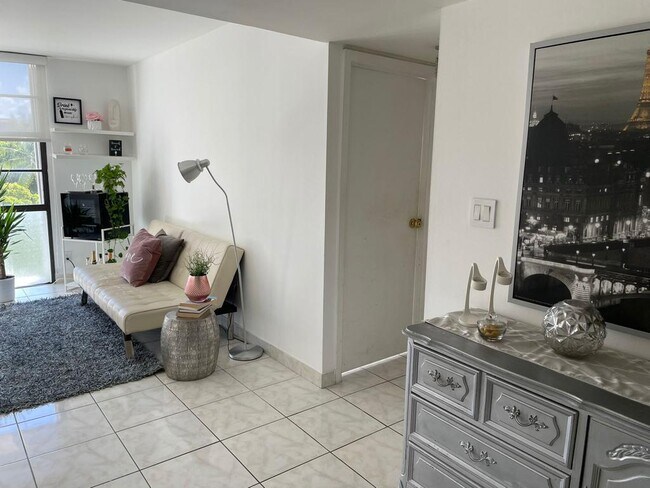 Foto del edificio - 3401 N Country Club Dr