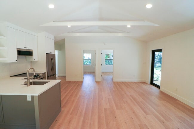 Building Photo - 2101 Riverland Rd